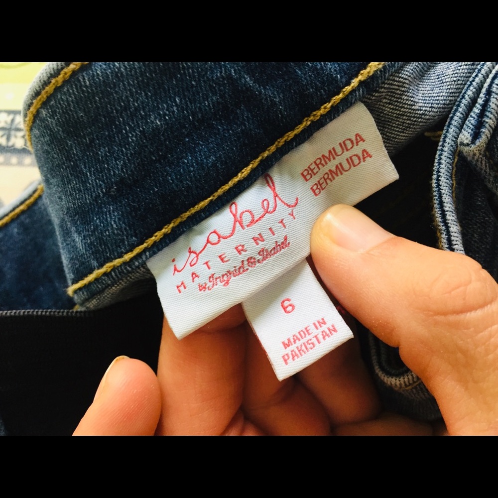 Size 6, side panel Isabel brand maternity shorts
